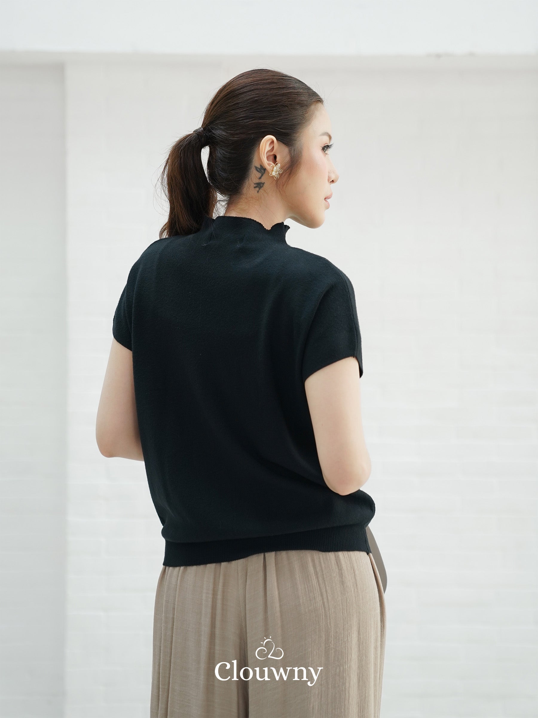 Semi Turtle Top - Black